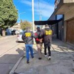 ¡Delincuente cae al intentar robar un shampoo!