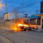 Tenía todas: de madrugada, en contra mano y con un arma